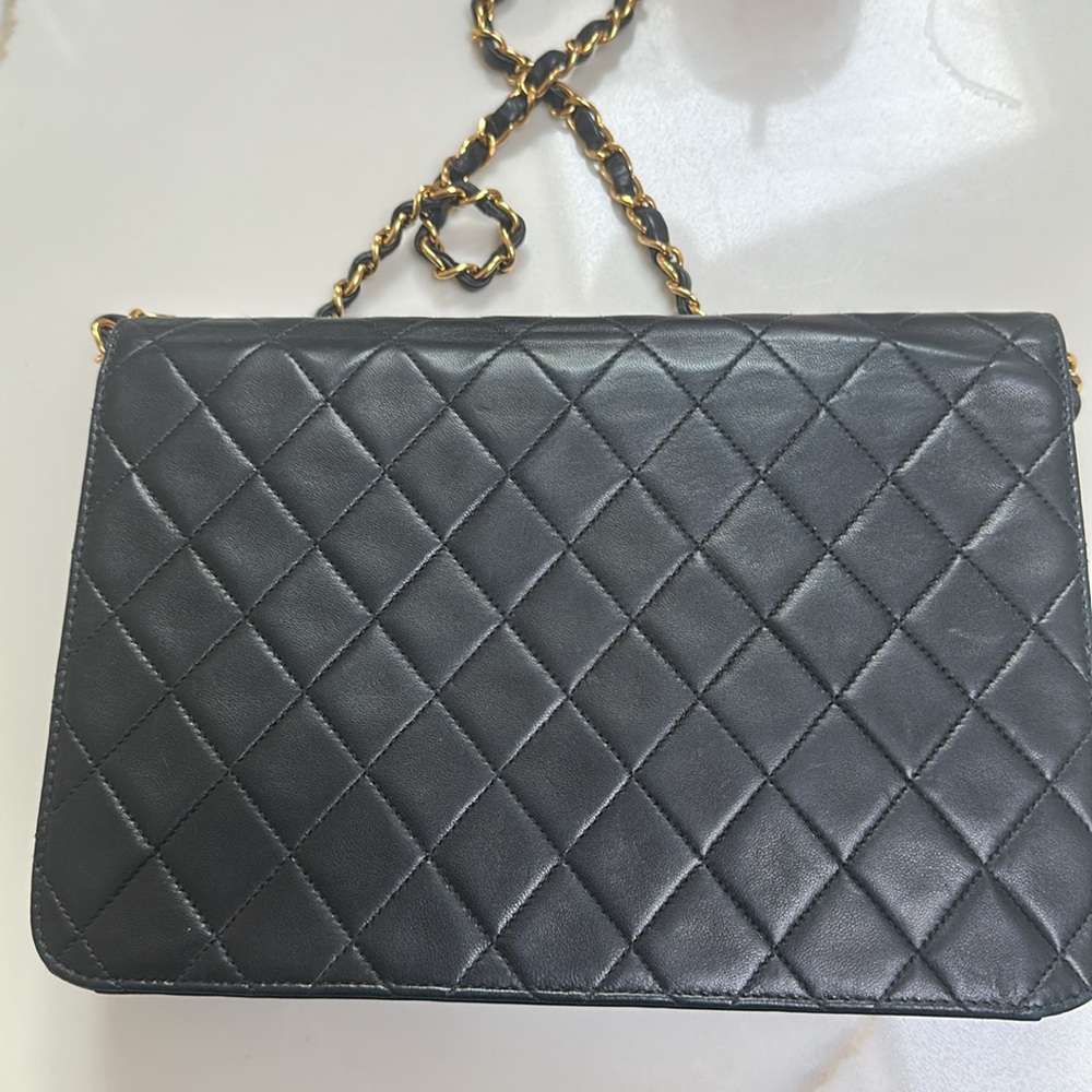 Chanel Black Lambskin Medium Single Flap Quilted Leather Bag Gold Hardware - Picture 8 of 15